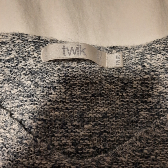 Women's sweater size XS - Picture 3 of 4